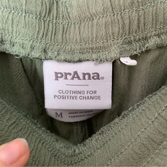 [Prana] Green Elastic Waist High Rise Comfortable Shorts - Picture 4 of 8